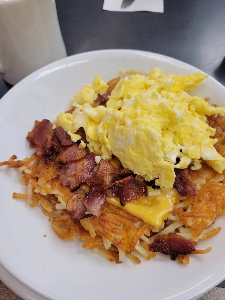 Athena Lopez_Waffle House_Bayou La Batre, AL_review