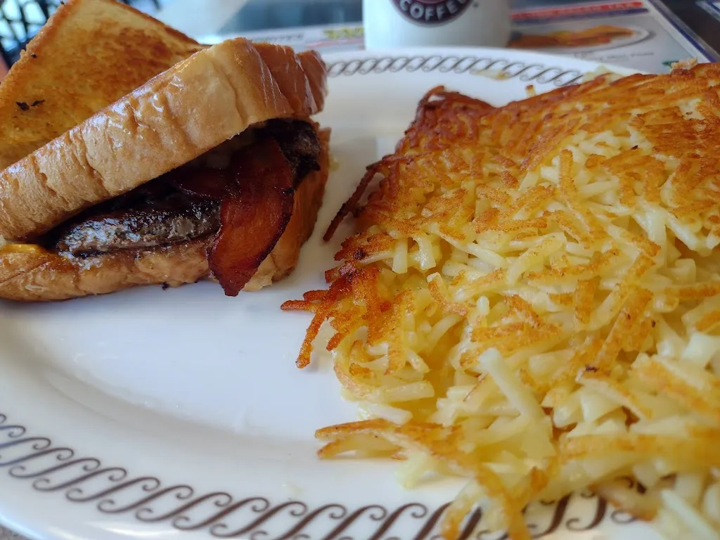 Shaun_Waffle House_Bayou La Batre, AL_review