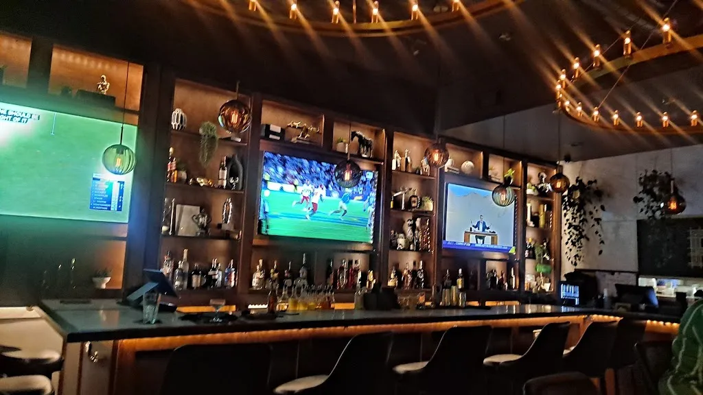 Quiana_The Refinery_Birmingham, AL_review
