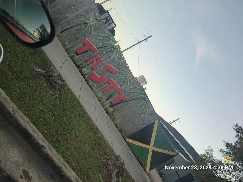 T “Lil Bit” Henderson_Tasty Jamaica LLC_Fairfield, AL_review