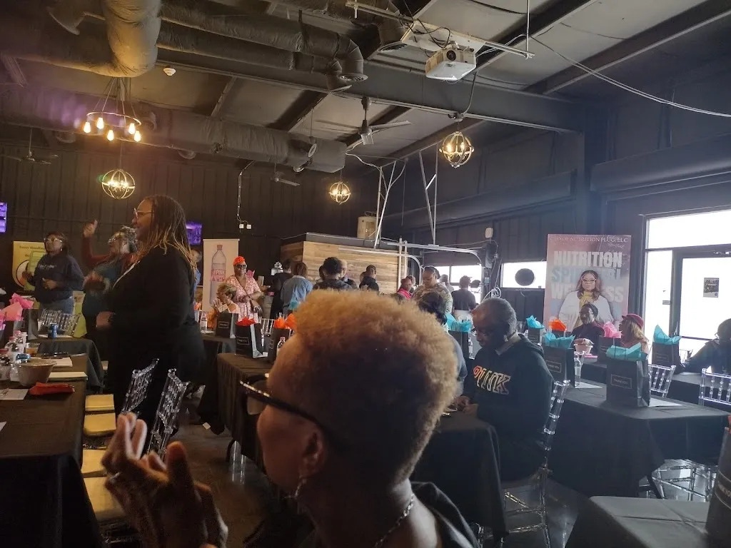 Southern Flames Restaurant & Bar restaurant in Fairfield, AL
