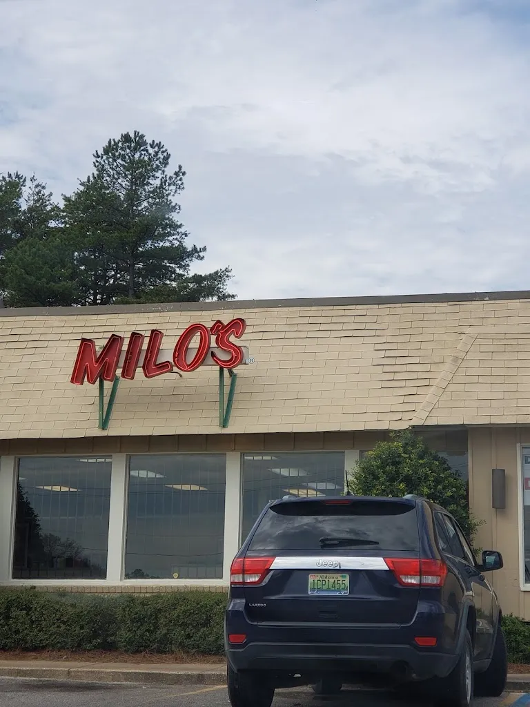 Milo's Hamburgers restaurant in Fairfield, AL