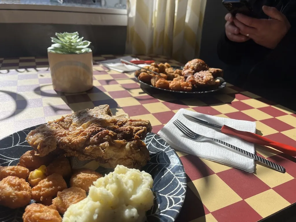 Caleb Tisdale_Woodbury's Food for the Soul_Adamsville, AL_review