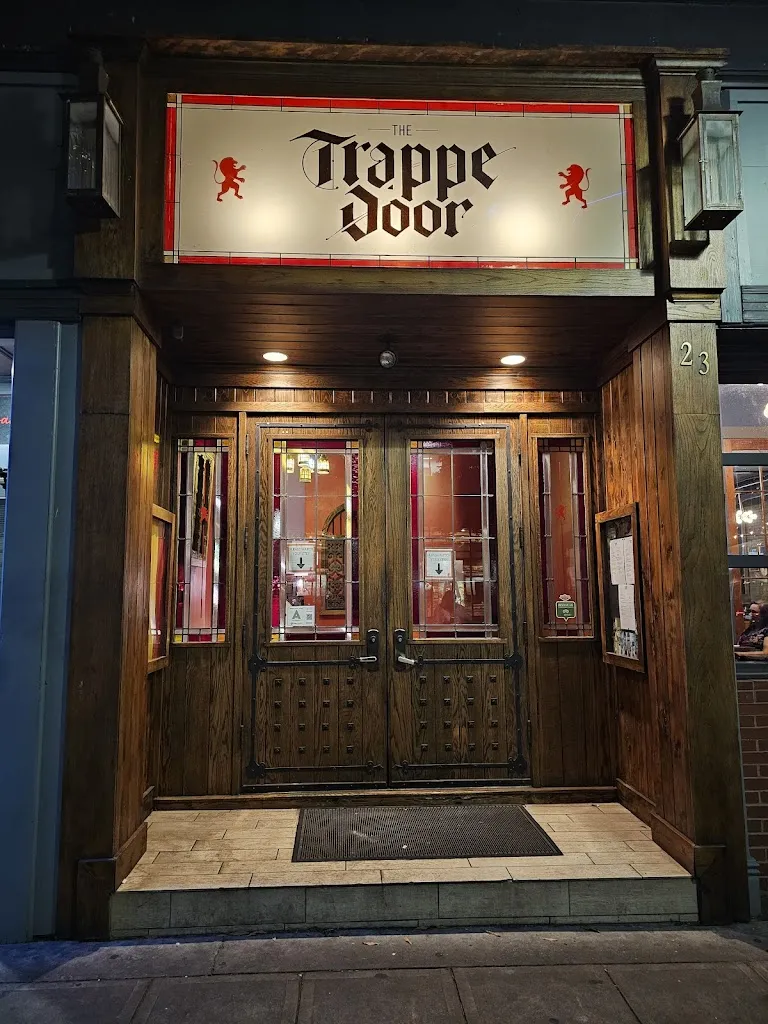 Trappe Door restaurante en Greenville, SC