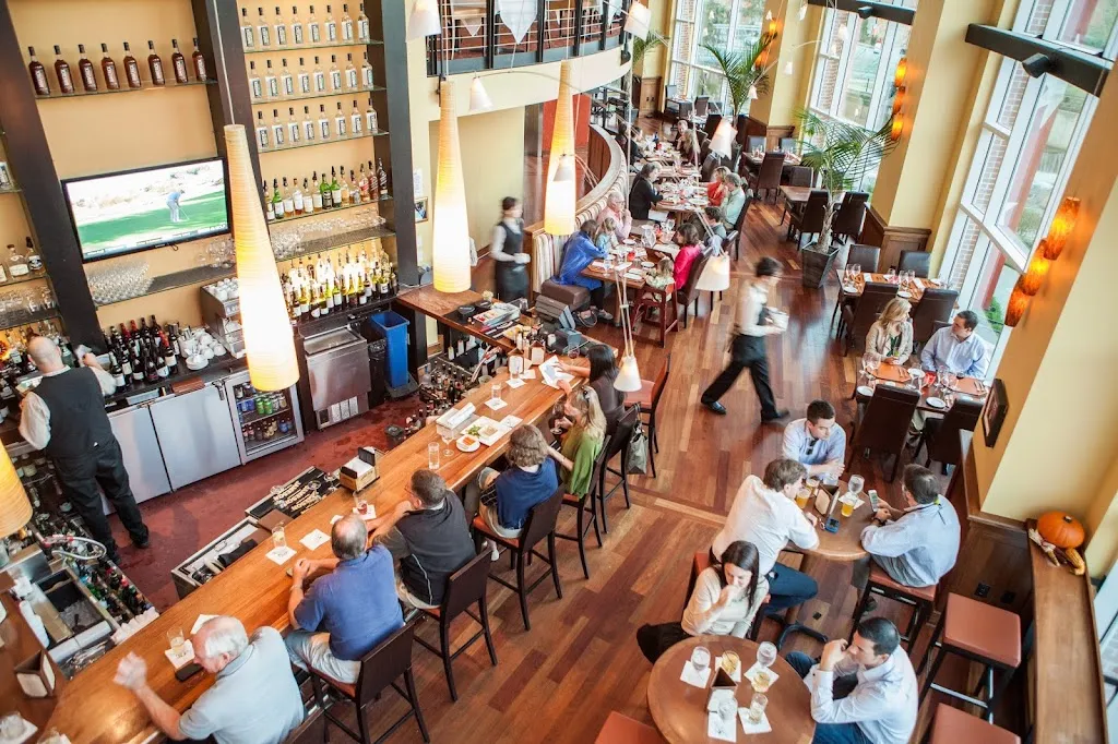 Halls Chophouse Greenville restaurante en Greenville, SC