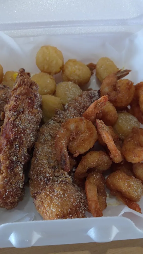 Jaws Hot Chicken and Seafood Weibel_Midfield, AL_slider_image_2