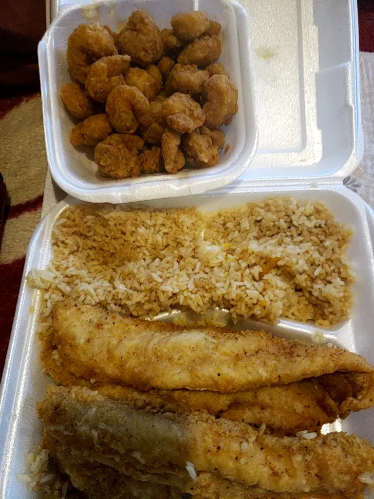 Egg Roll Express restaurant in Midfield, AL