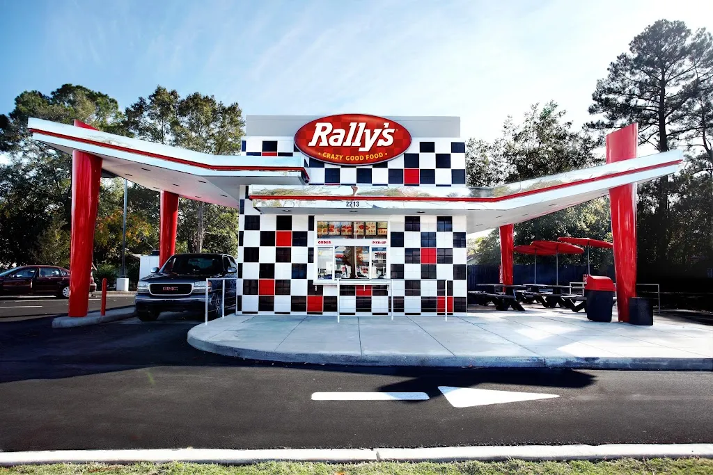 Rally's restaurant in Midfield, AL