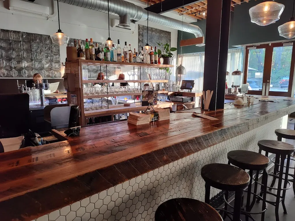 Brick & Tin Mountain Brook restaurant in Mountain Brook, AL
