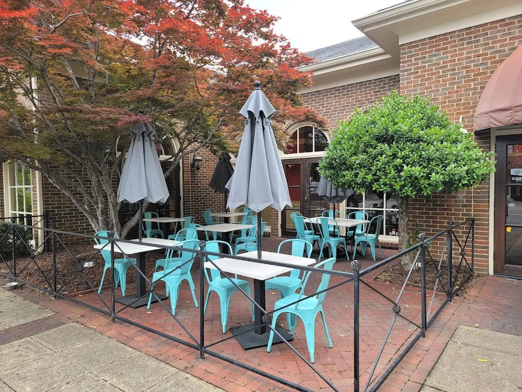 Another Broken Egg Cafe restaurant in Mountain Brook, AL