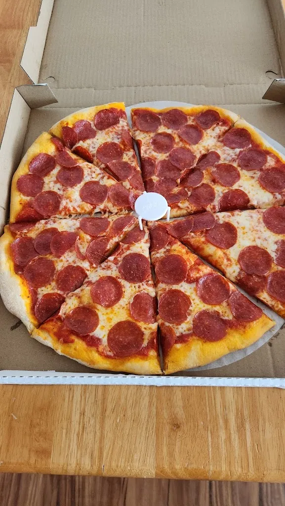 Lakeside Pizza_King Cove, AK_slider_imagen_1