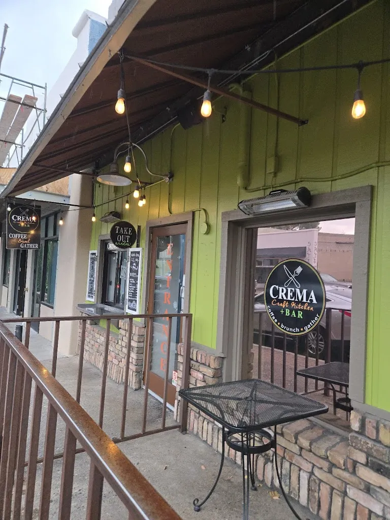 Crema Craft Kitchen restaurante en Cottonwood, AZ