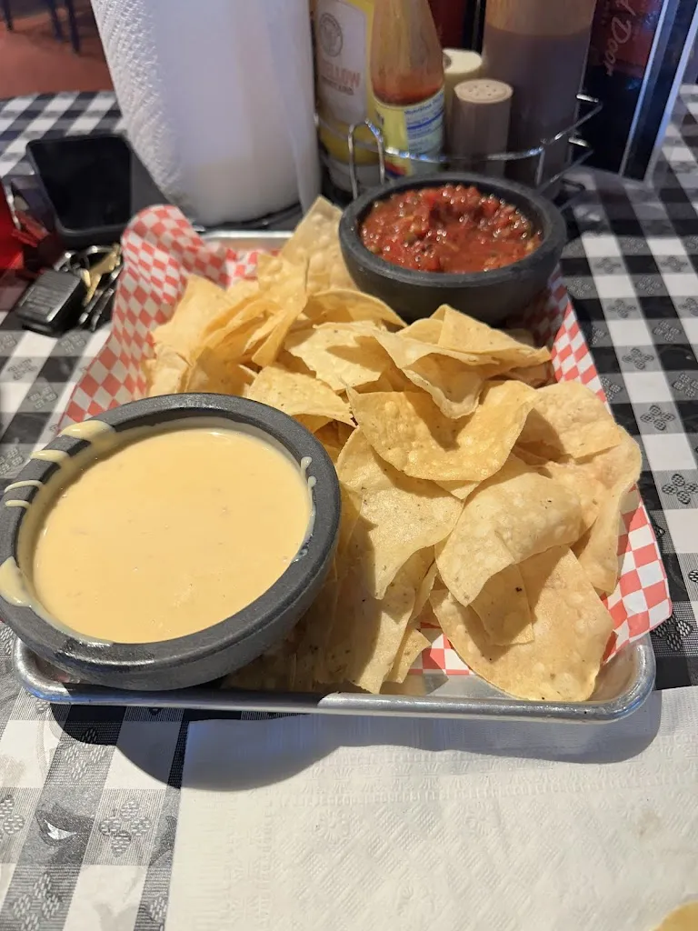 S Batey_Red Door Bar & Grill_Springdale, AR_review