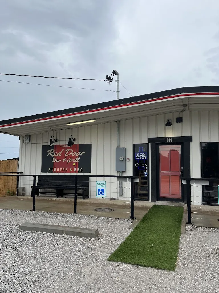 Red Door Bar & Grill restaurant in Springdale, AR
