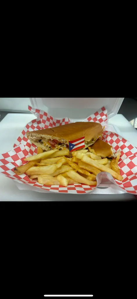 Luis Hernández_Betel Restaurant_Springdale, AR_review