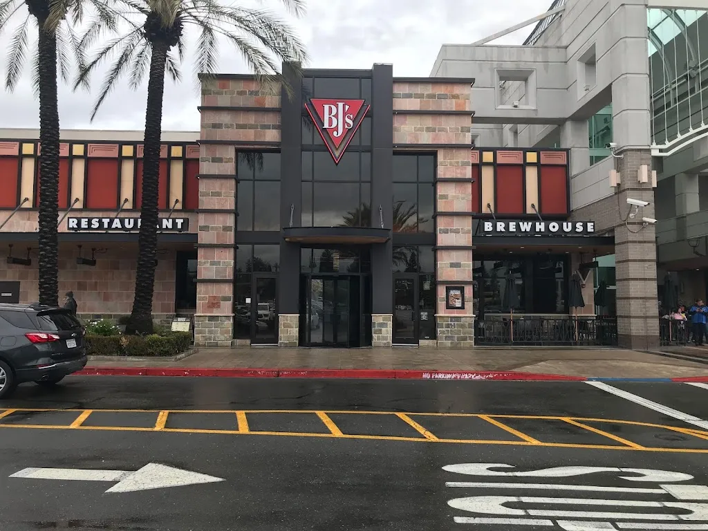 BJ's Restaurant & Brewhouse restaurant in Sacramento, CA