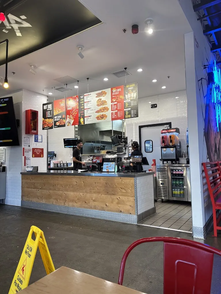 Dave's Hot Chicken_Sacramento, CA_slider_image_3