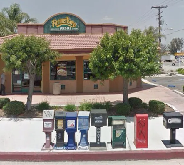 Farmer Boys restaurante en Bloomington, CA