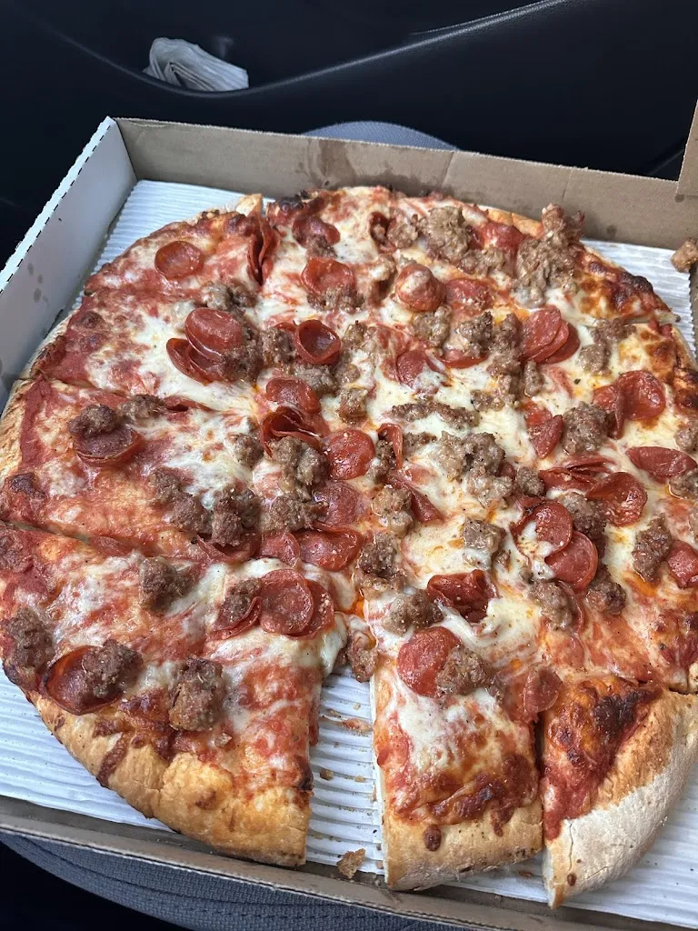 Misael Martinez_Petrillo's Pizza_Glendora, CA_review