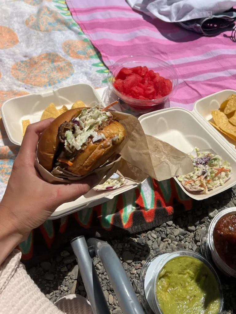 Eve Javey_The Hot Box BBQ_Guerneville, CA_reseña
