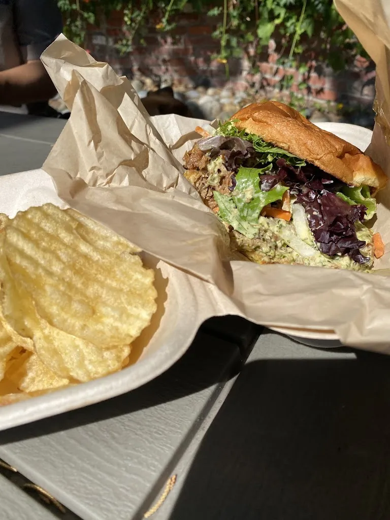 R S_The Hot Box BBQ_Guerneville, CA_review
