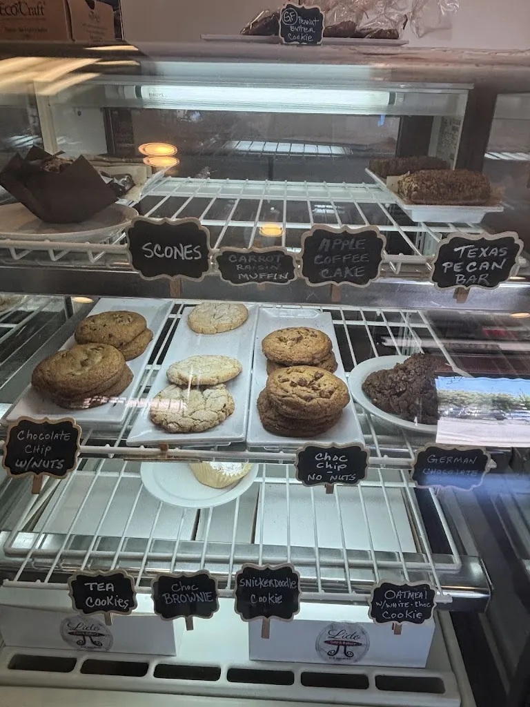 Lido Café and Bakery_Carmichael, CA_slider_image_3