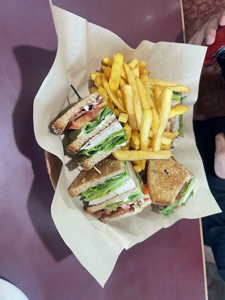 Nat Solis_Millie's Restaurant & Bakery_Covina, CA_reseña