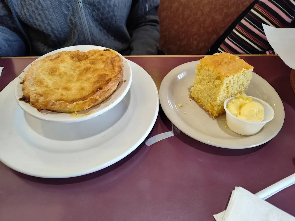 Millie's Restaurant & Bakery_Covina, CA_slider_imagen_3
