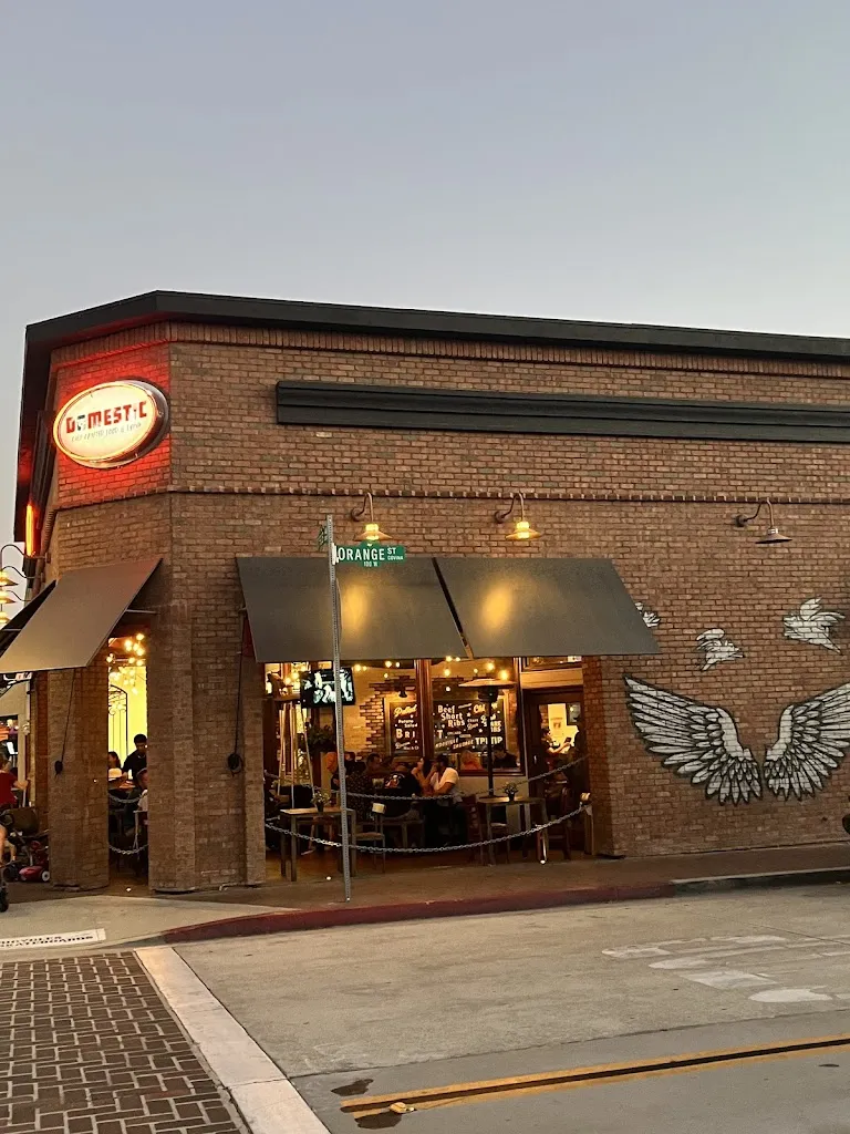 DOMESTIC restaurante en Covina, CA