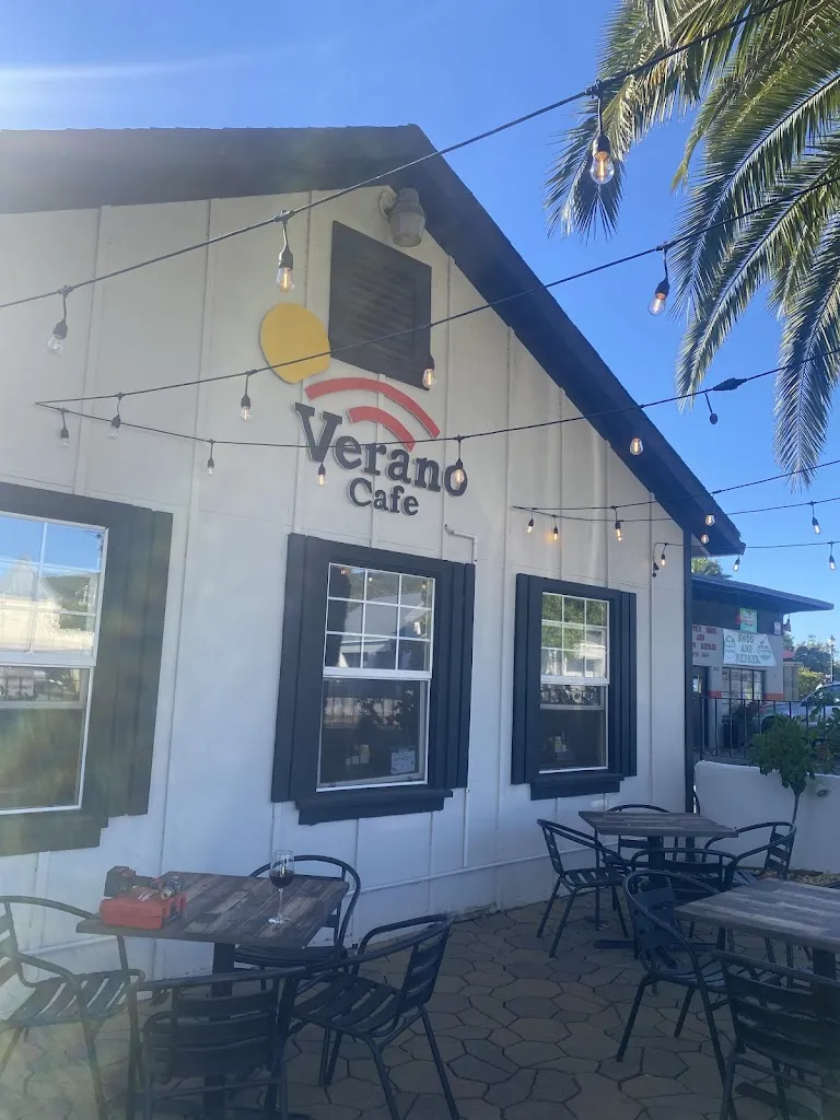 Verano Cafe restaurant in Sonoma, CA