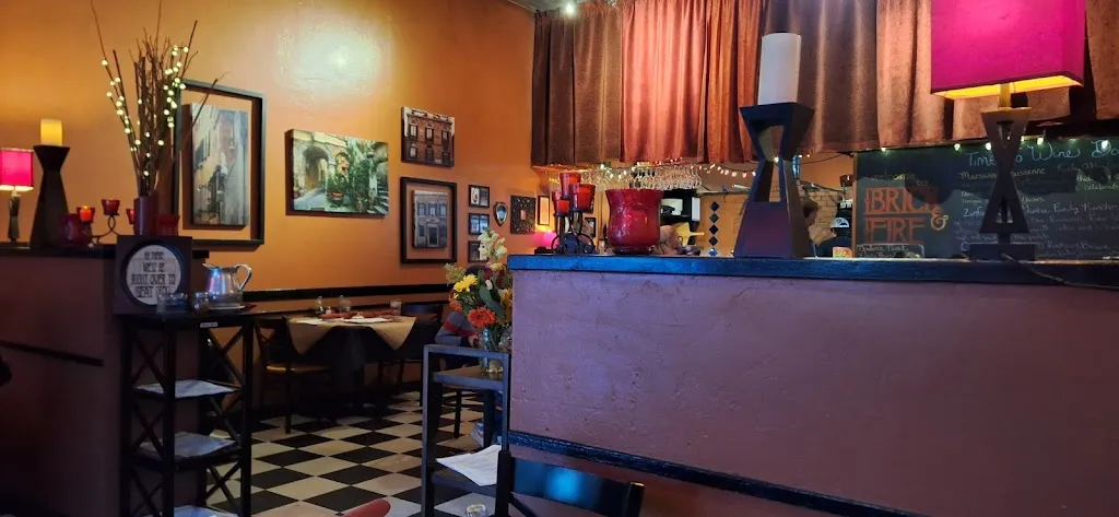 Brick & Fire Bistro ristorante a Eureka, CA