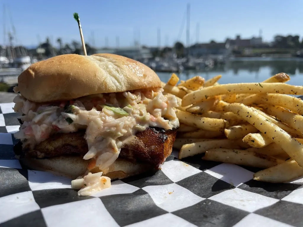 Café Marina & Woodley's Bar_Eureka, CA_slider_immagine_3