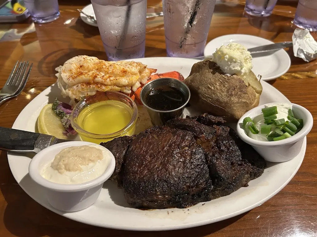 Rudy's Hideaway Lobsterhouse_Rancho Cordova, CA_slider_image_2