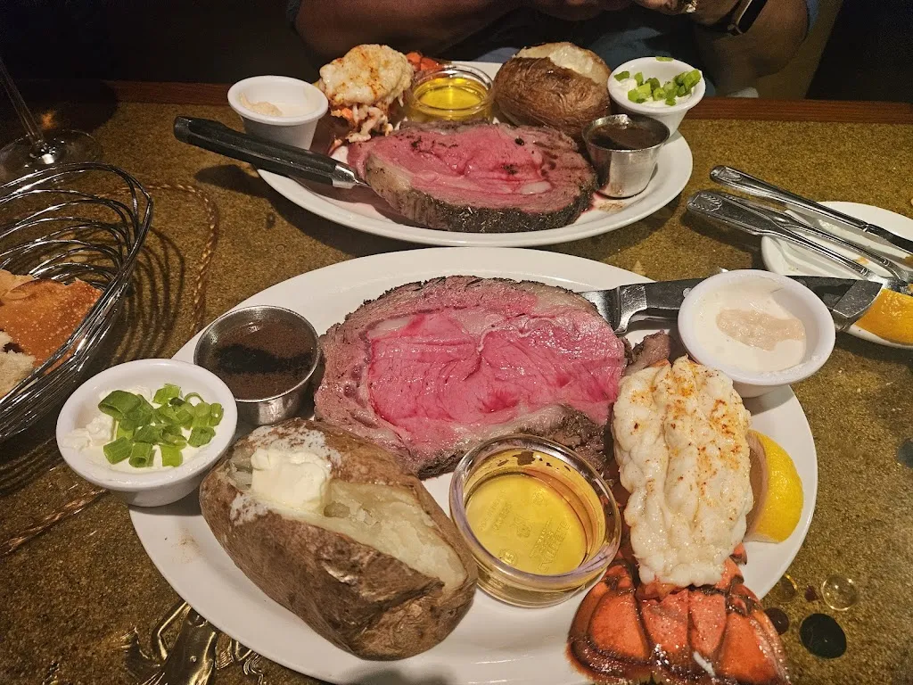 Rudy's Hideaway Lobsterhouse_Rancho Cordova, CA_slider_image_3