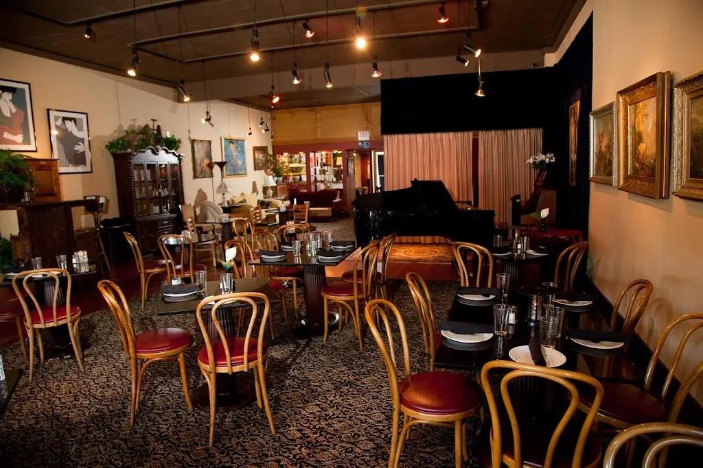 Main Street Bistro & Piano Bar-Cabaret restaurante en Guerneville, CA