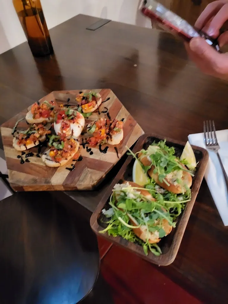 Shelise Shafer_The Bar and Cafe at The Rio Nido Lodge_Guerneville, CA_review
