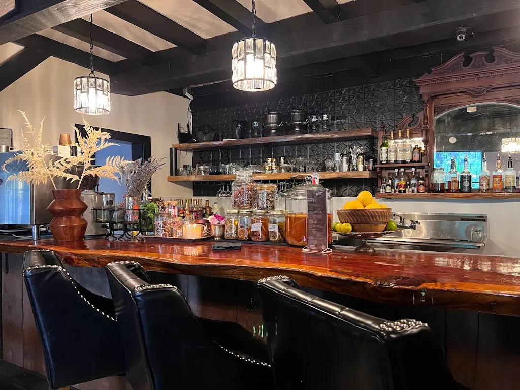 The Bar and Cafe at The Rio Nido Lodge restaurante en Guerneville, CA