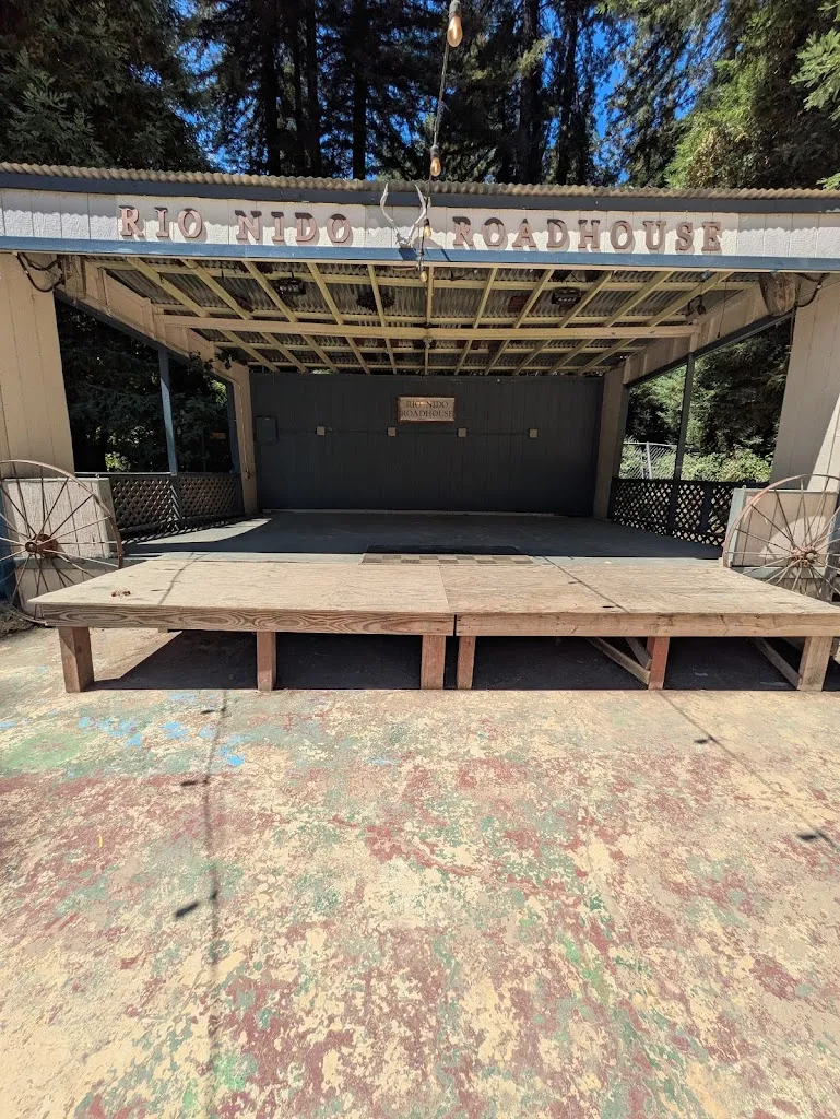 Nick Jameson_Rio Nido Roadhouse_Rio Nido, CA_review