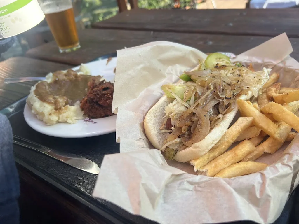 Venus Zhang_Stumptown Brewery_Guerneville, CA_review