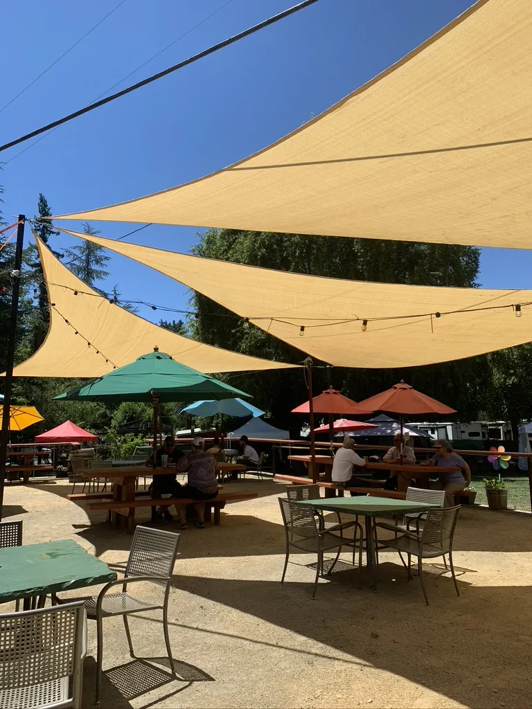 Russian River Pub restaurante en Forestville, CA
