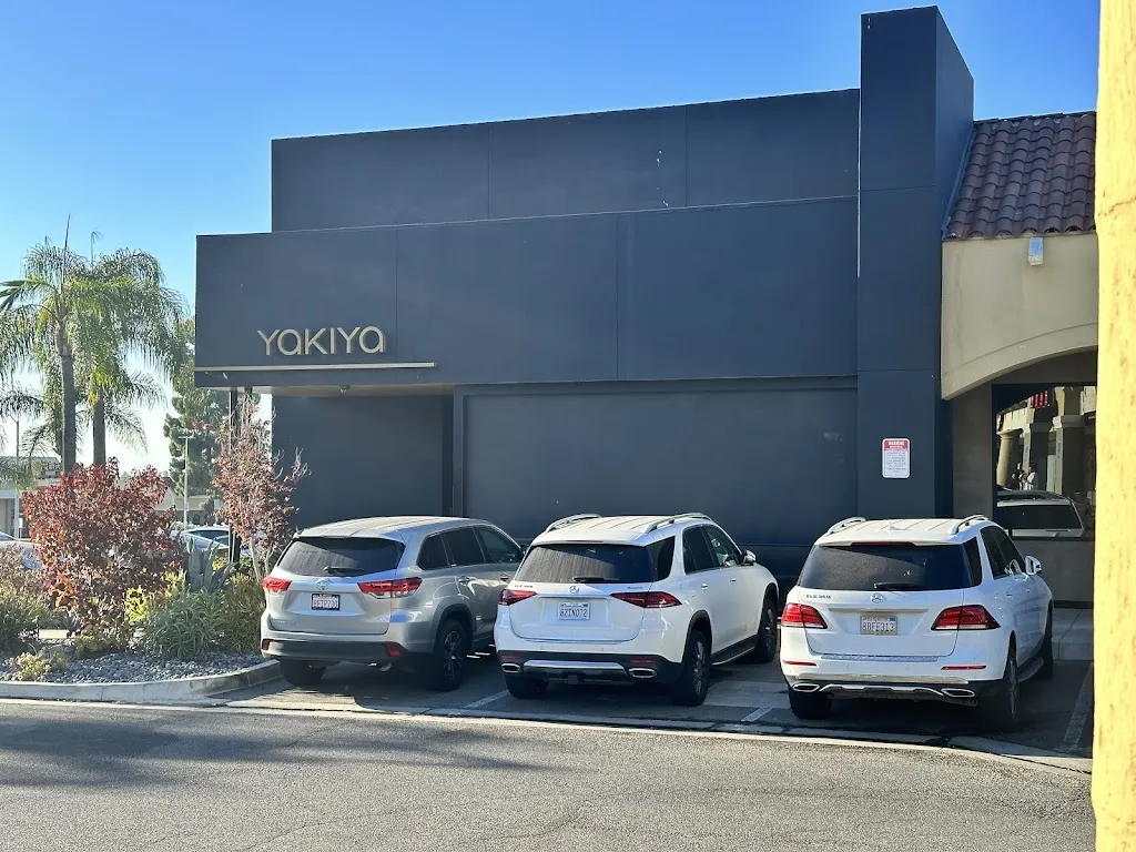 Yakiya restaurante en 17188 Colima Rd, S
