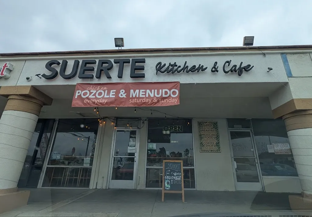 Suerte Kitchen & Cafe restaurante en Hacienda Heights, CA