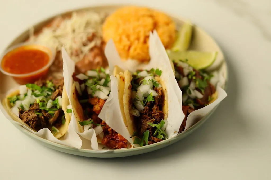 Suerte Kitchen & Cafe_Hacienda Heights, CA_slider_imagen_2