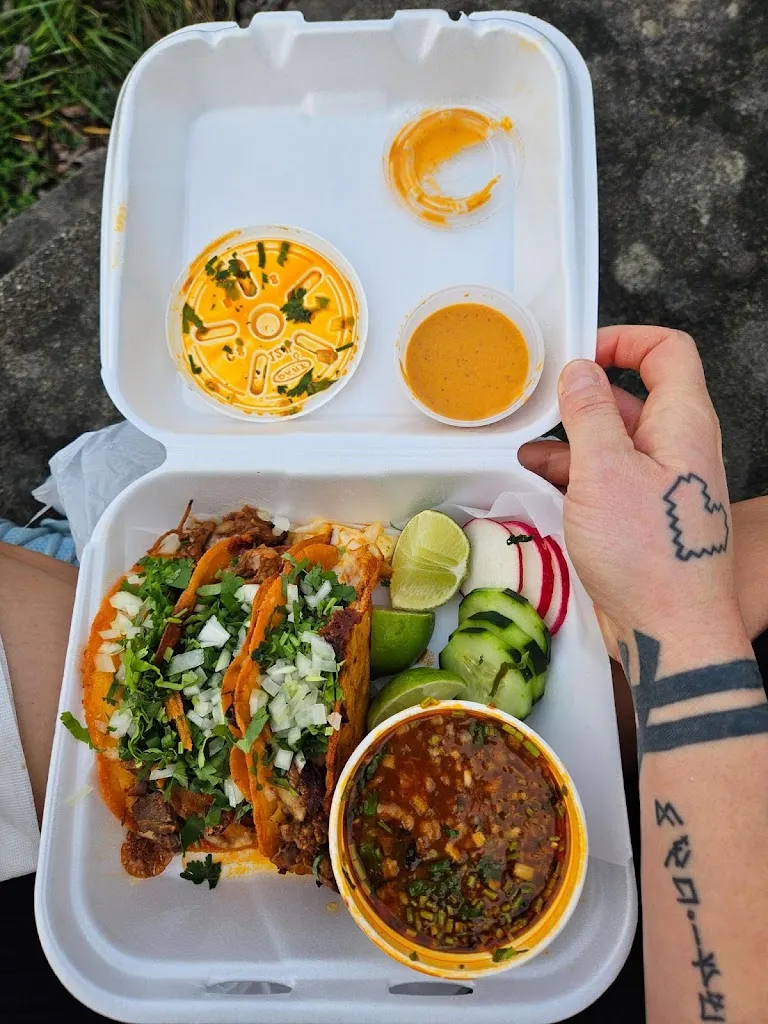 Manzanilla Kitchen_Eureka, CA_slider_immagine_2