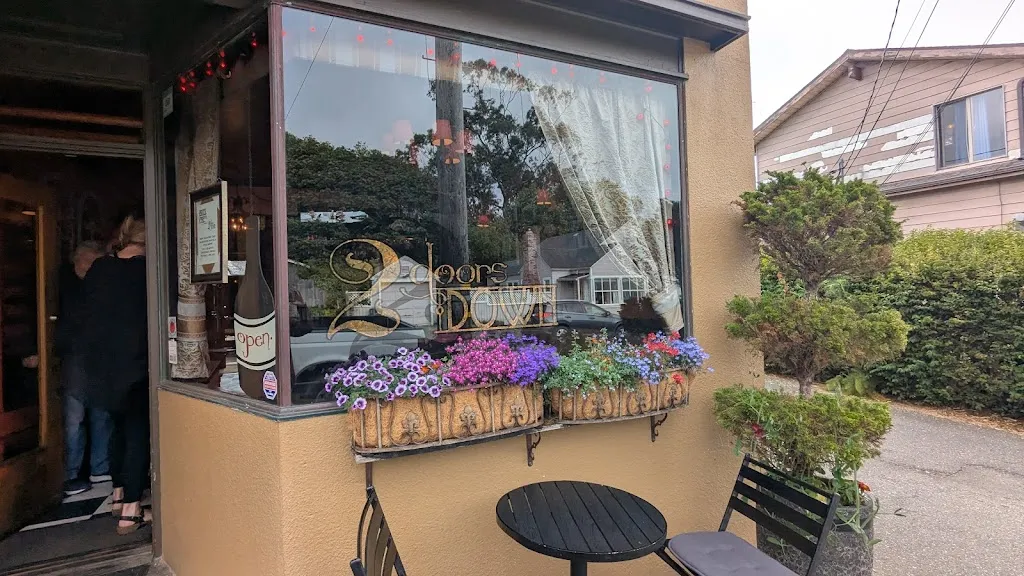 J Summer Westman_2 Doors Down Wine Bar_Eureka, CA_recensione