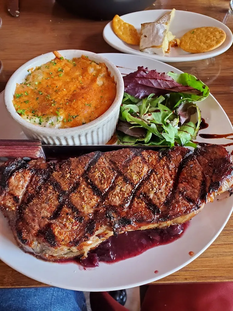 2 Doors Down Wine Bar_Eureka, CA_slider_immagine_2
