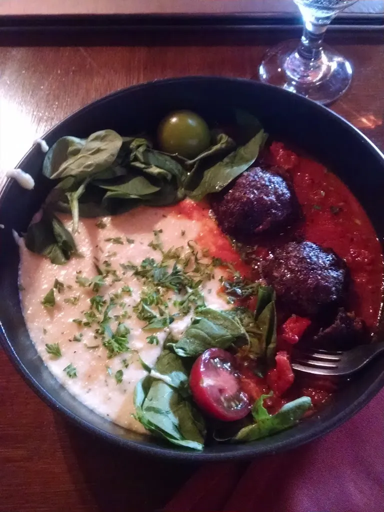 2 Doors Down Wine Bar_Eureka, CA_slider_immagine_3