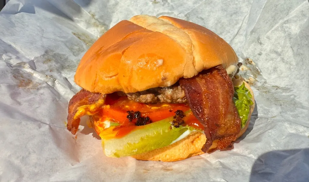 Shelby Huddleson Realtor_Eureka Stars Hamburgers_Eureka, CA_recensione