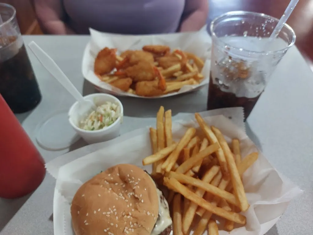 SWIFTIE 13_Young's Restaurant & Ice Creamery_Valley Park, MO_review