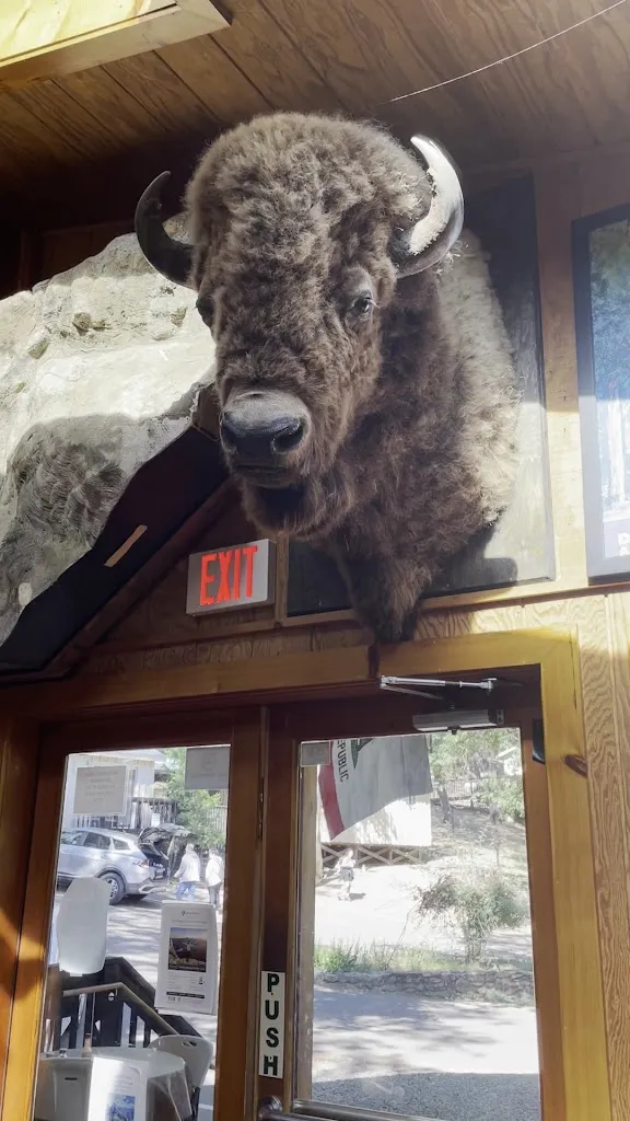 June Bug Café_Midpines, CA_slider_imagen_2